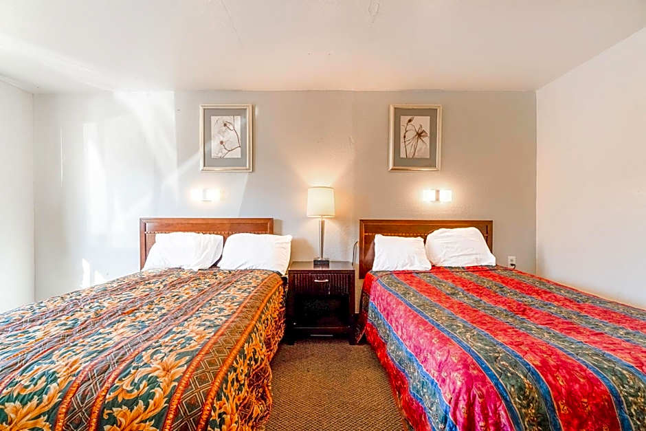 Castle Inn & Suites By OYO Chickasha