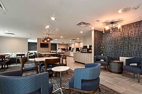 Fairfield Inn & Suites by Marriott Charlotte Arrowood