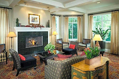 Plaza Inn & Suites at Ashland Creek