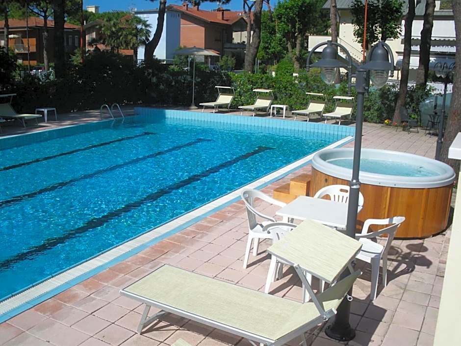 Hotel Ascot