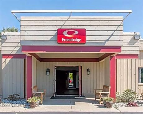 Econo Lodge Central