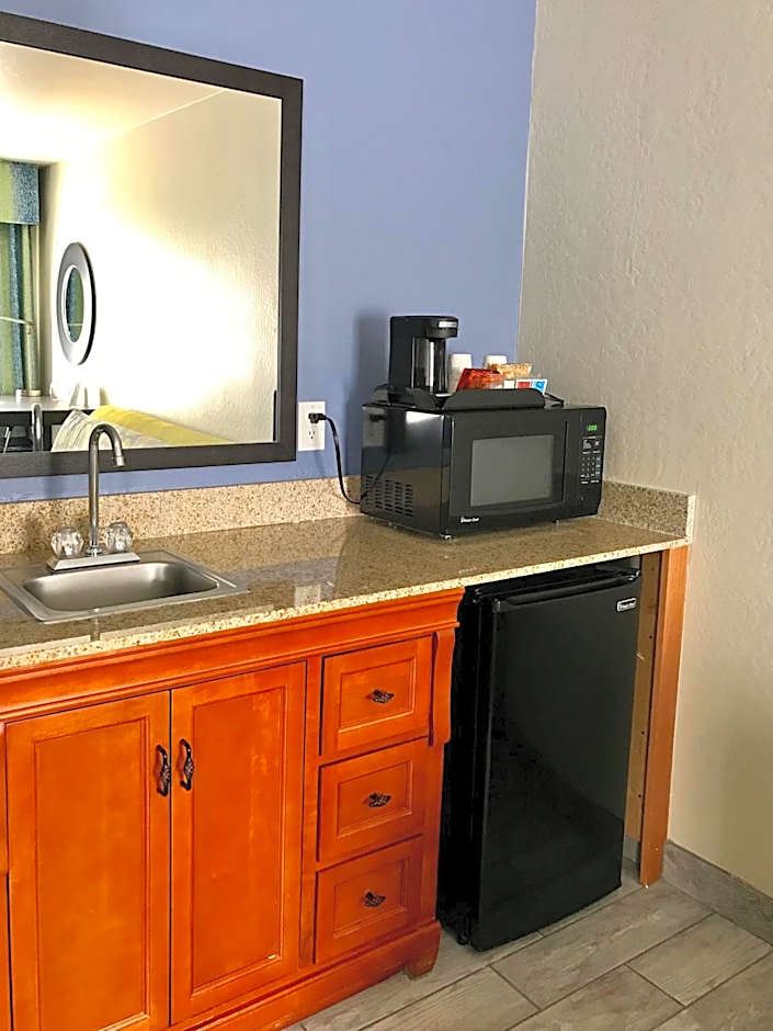 Days Inn & Suites by Wyndham East Flagstaff