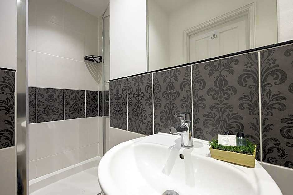 Upper Rock Brighton – Guest House