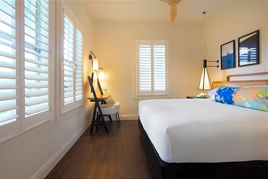 Lighthouse Hotel - Key West Historic Inns