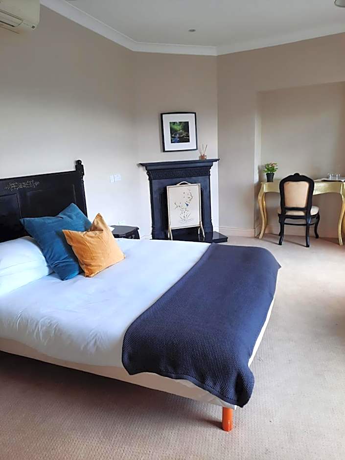 Connemara Lake Hotel