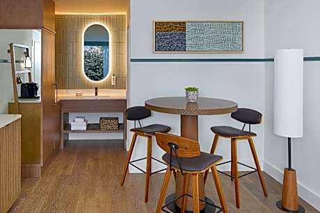 Garden View Suite King, 1 Bedroom Suite, 1 King