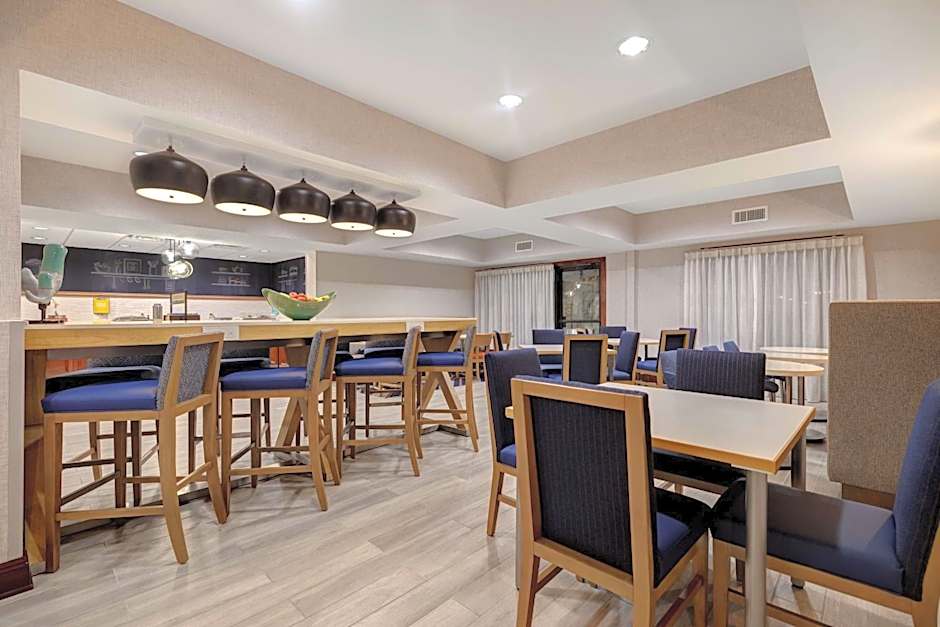 Hampton Inn By Hilton Hot Springs