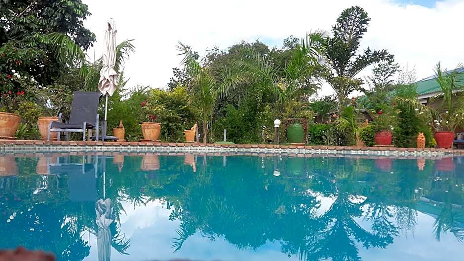 Dzimbahwe Guest Lodge