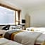Grand Harbour Hotel