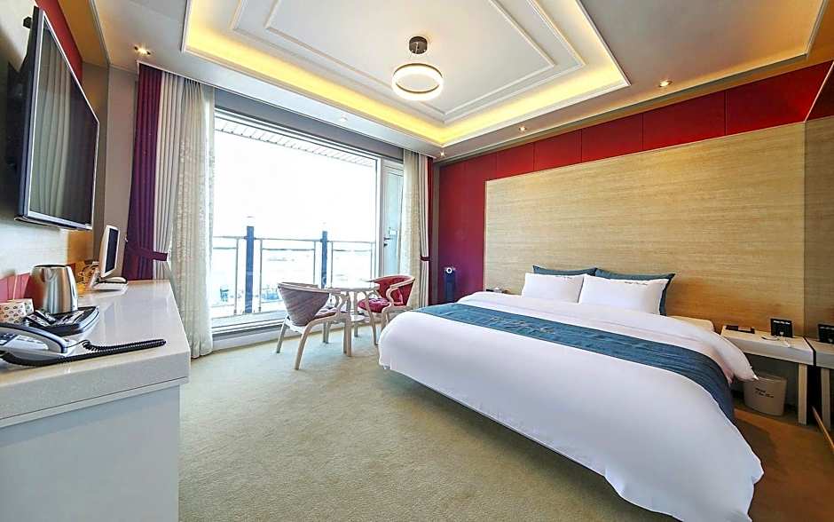 Hotel The One