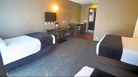 136 On Bealey Motel