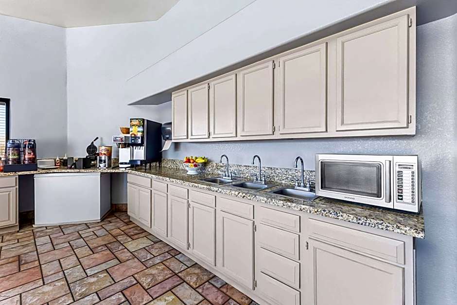 Days Inn by Wyndham Buckeye