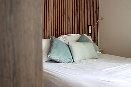 Standard Double Room with Sea View and Balcony