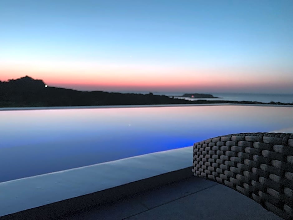 MARINX POOLVILLA NAKANDAKARI