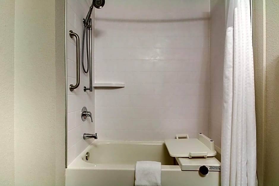 Holiday Inn Express Hotel & Suites Live Oak, an IHG Hotel