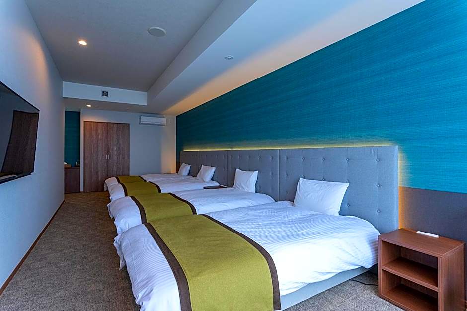 Photo 1 of 5 of Junior Suite, Ocean View