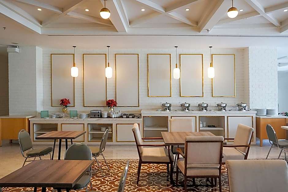 Maxonehotels At Glodok