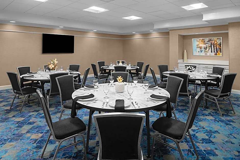 Hotel Indigo Mount Pleasant By IHG