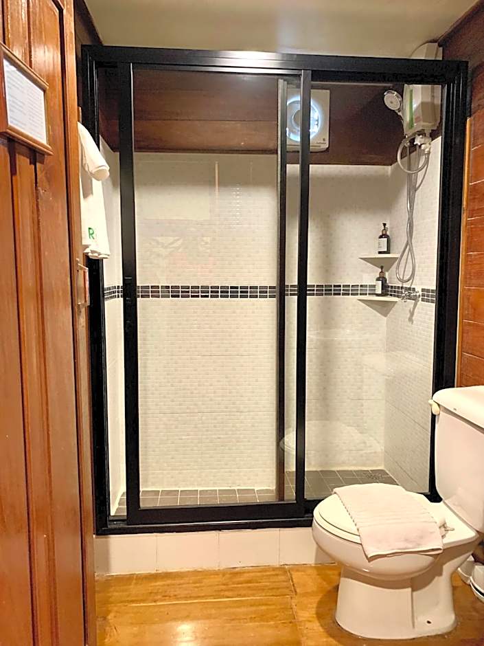 Riverhouse-The Teak House