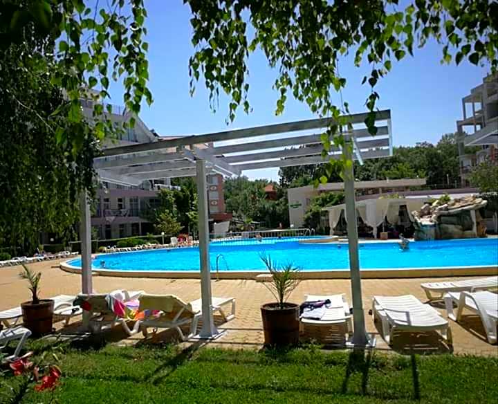 Apartment in Sunny beach, Complex Sun Village, 80 qm, 2 bedrooms & living room near to the beach, SWIMMING POOL, garden