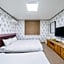 New Manhattan Tourist Hotel