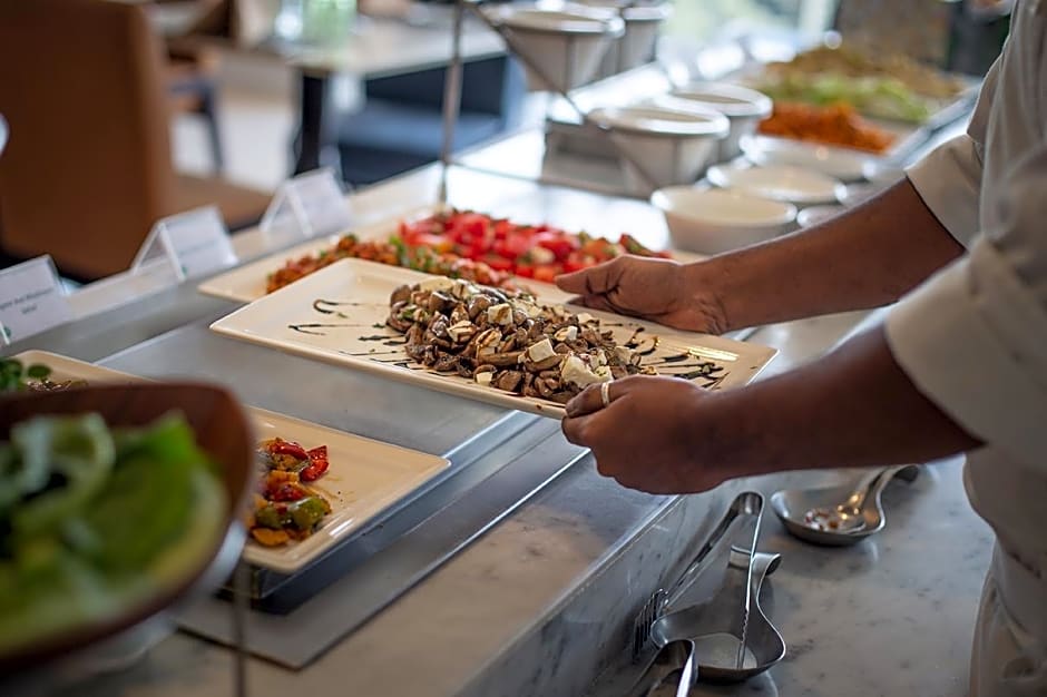 Holiday Inn Bengaluru Racecourse By IHG