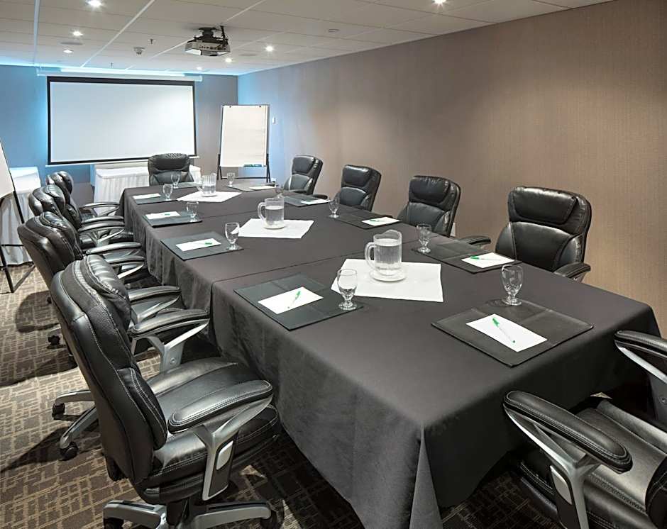 Holiday Inn & Suites Red Deer South By IHG