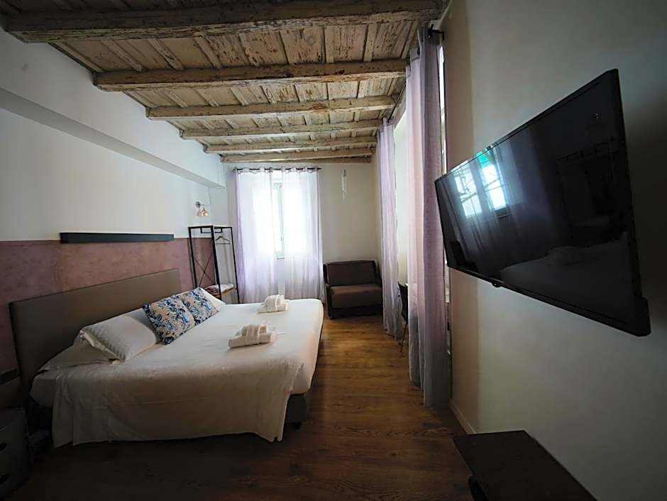 Nerva Accommodation