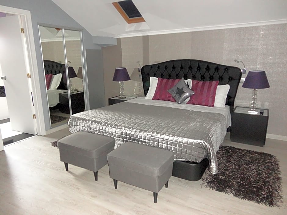 Grande Pensao Residencial Alcobia