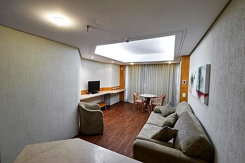 Photo 1 of 10 of Suite, Hot Tub