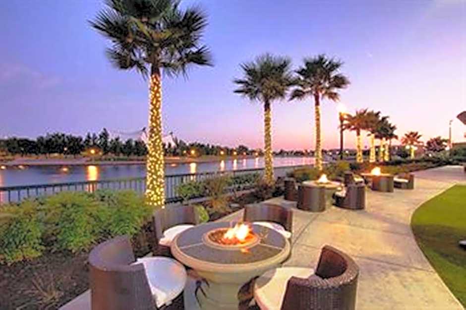 University Plaza Waterfront Hotel