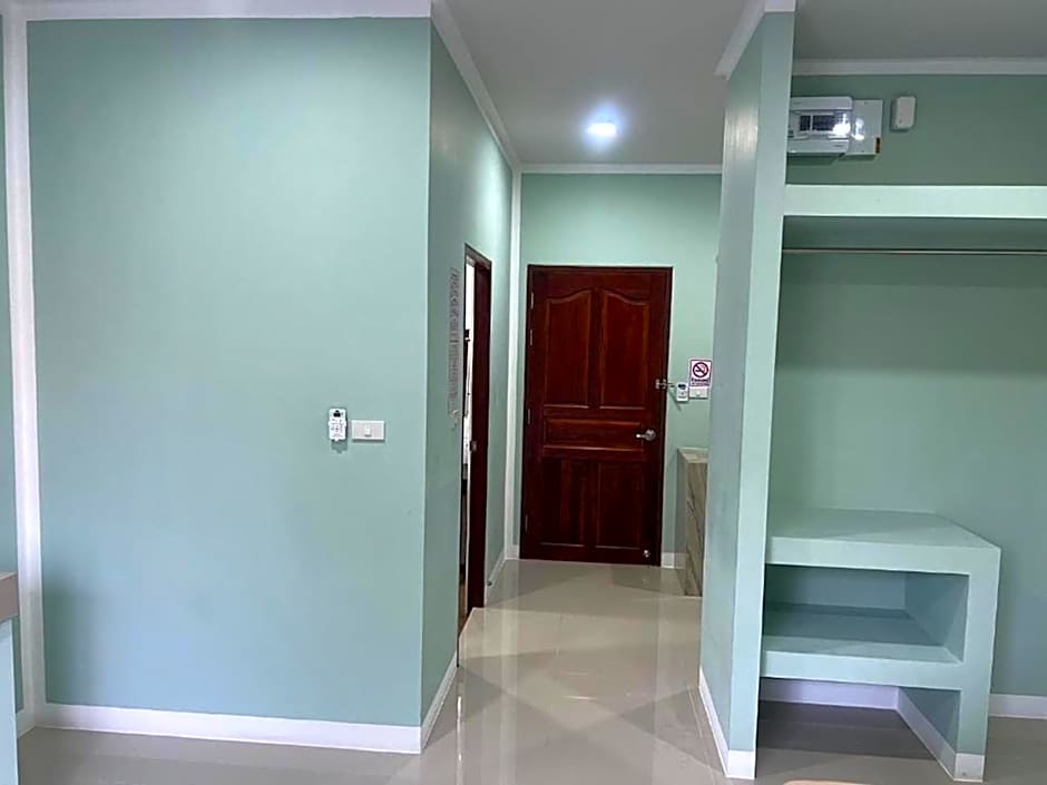 J & Ariya Hotel Near Samui Airport and Koh Phangan Pier