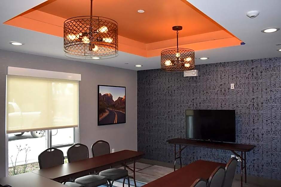 La Quinta Inn & Suites by Wyndham San Bernardino