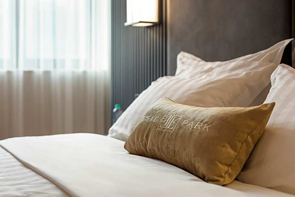 -- ESTE PARK HOTEL -- part of Urban Chic Luxury Design Hotels - Parking & Compliments - next to Shopping & Dining Mall Plovdiv