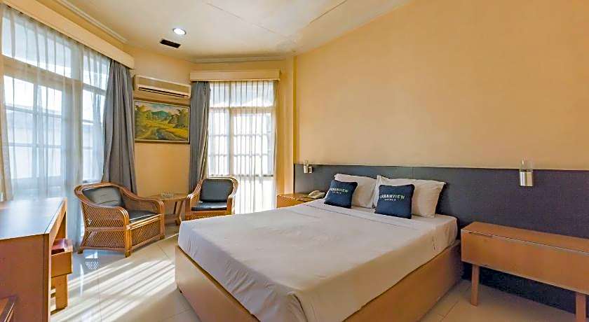 Urbanview Hotel Crown Tasikmalaya by RedDoorz