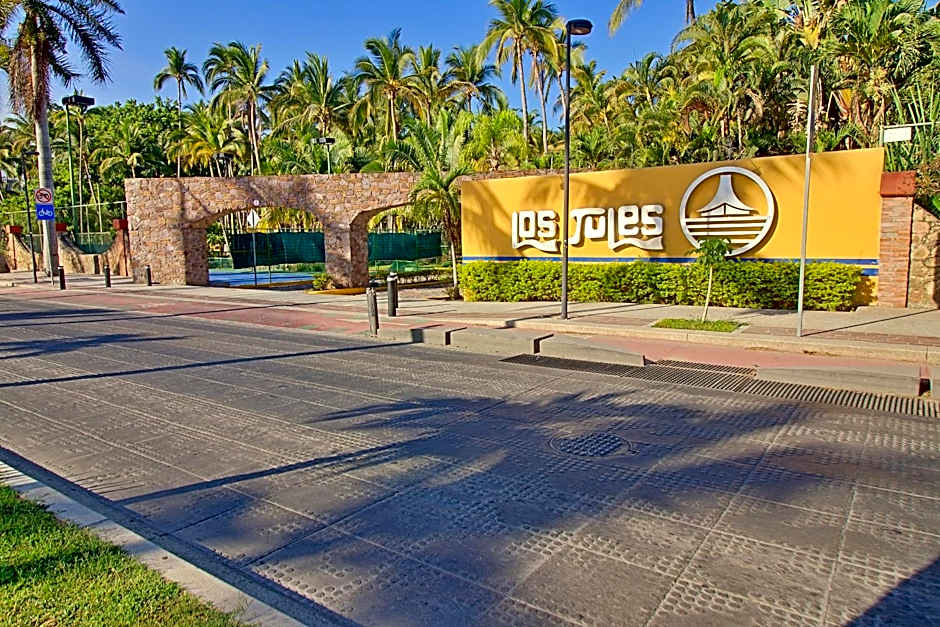 Hermoso alojamiento en los Tules, frente al mar en medio de hermosos jardines, es Unico!!!