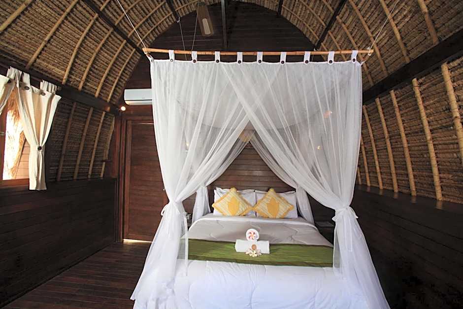 Sunset Coin Lembongan