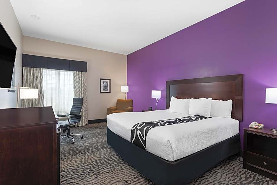 La Quinta Inn & Suites by Wyndham Huntsville Airport Madison