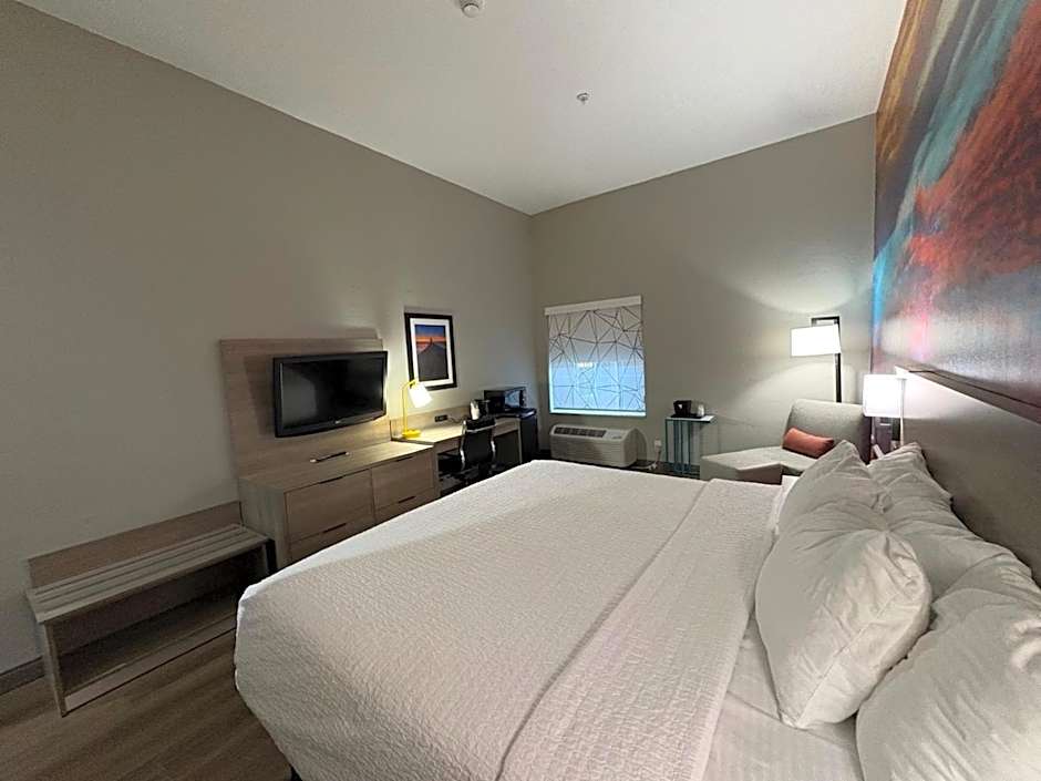 La Quinta Inn & Suites by Wyndham Oklahoma City - Moore