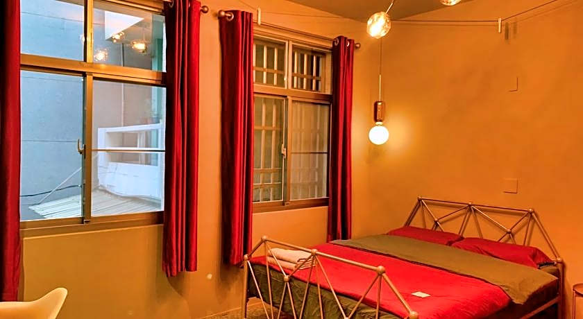 London Style Baker Street Inn