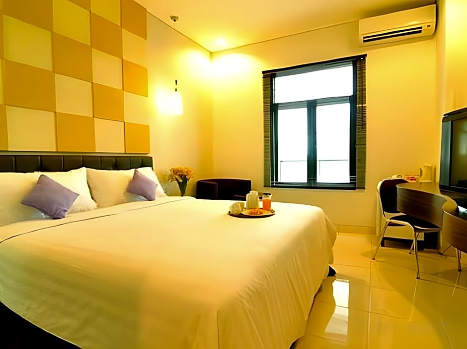 Aston Ketapang City Hotel