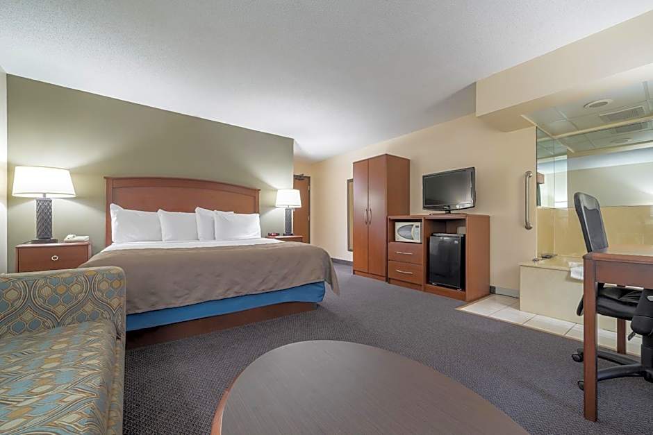 AmericInn by Wyndham Hutchinson