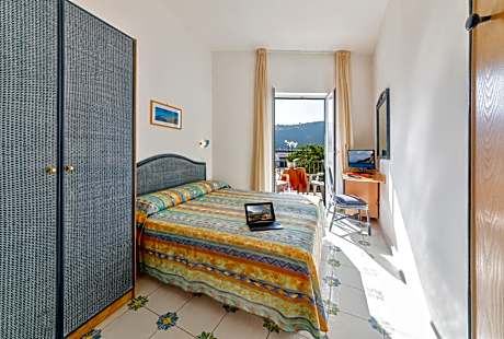 Triple Room with Sea View