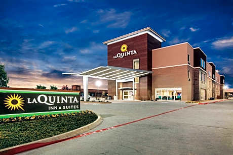 La Quinta Inn & Suites by Wyndham Dallas Northeast - Arboretum