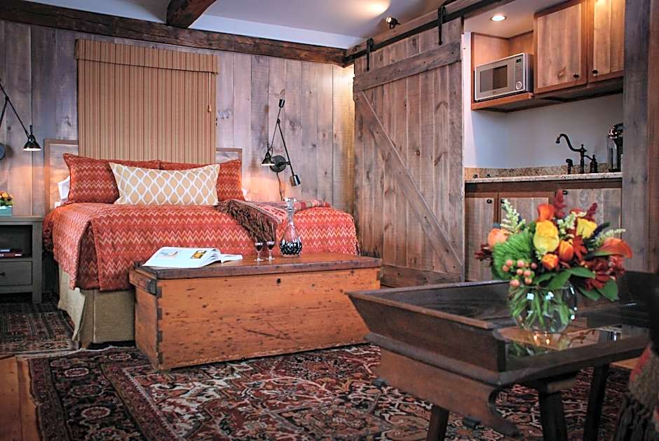 Inn by the Bandstand a Boutique Hotel