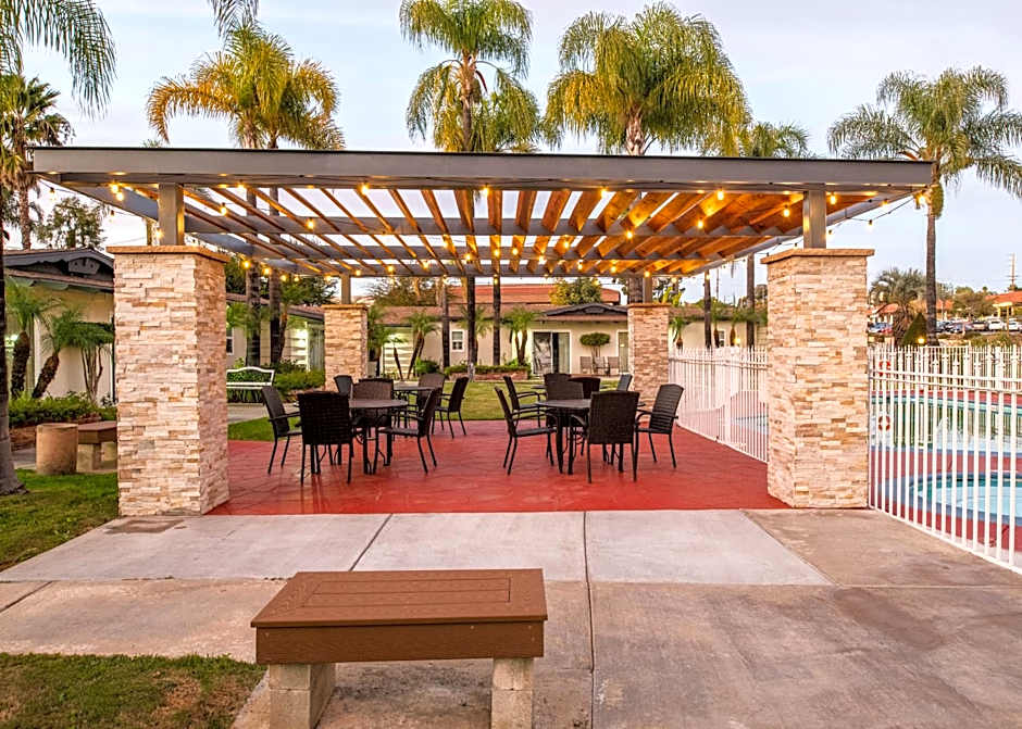 Fallbrook Country Inn