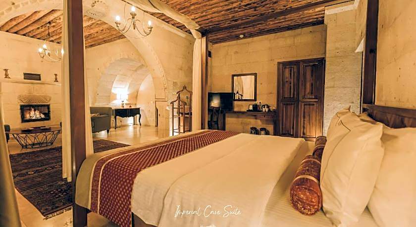 Nino Cave Suite