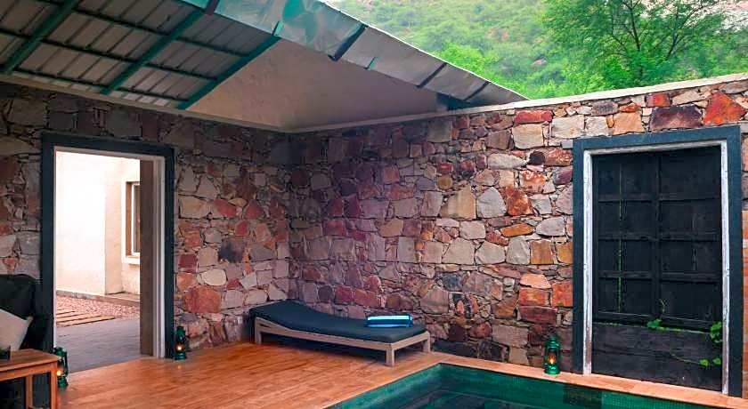 Trees N Tigers Luxury Wildlife Lodge