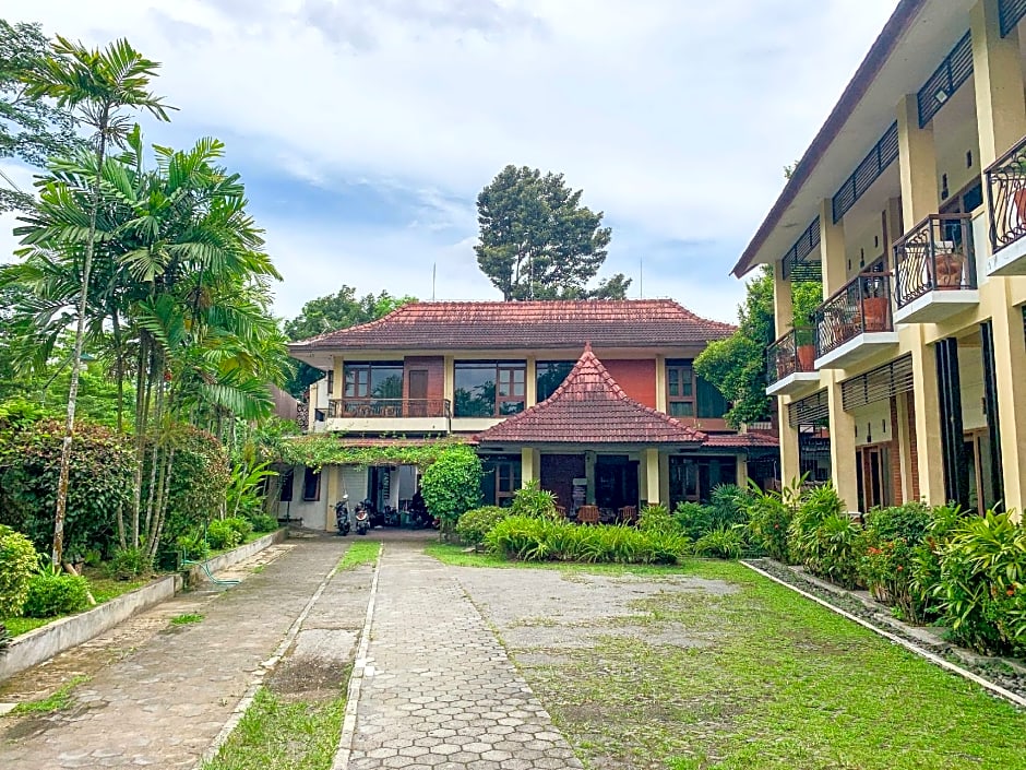 Urbanview Sasono Putro Condongcatur by RedDoorz