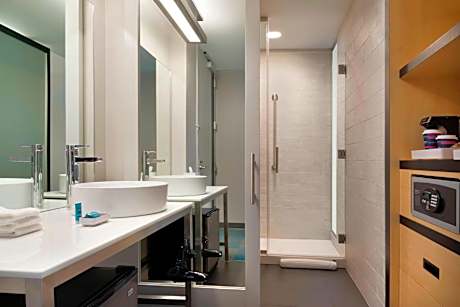 Aloft, Guest room, 1 King